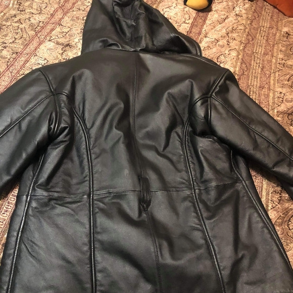 Leather jacket - Picture 2 of 4